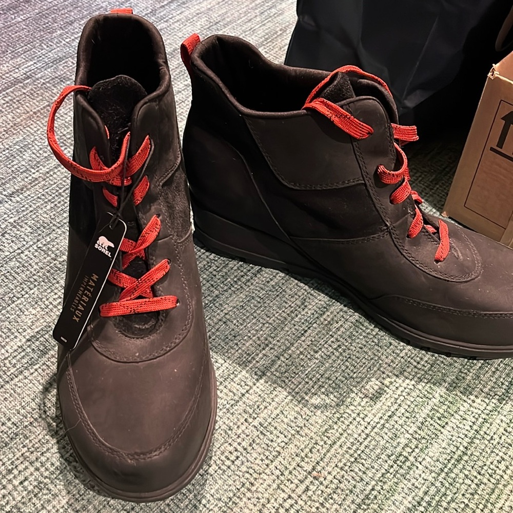 Sorel Evie wedge sneakers